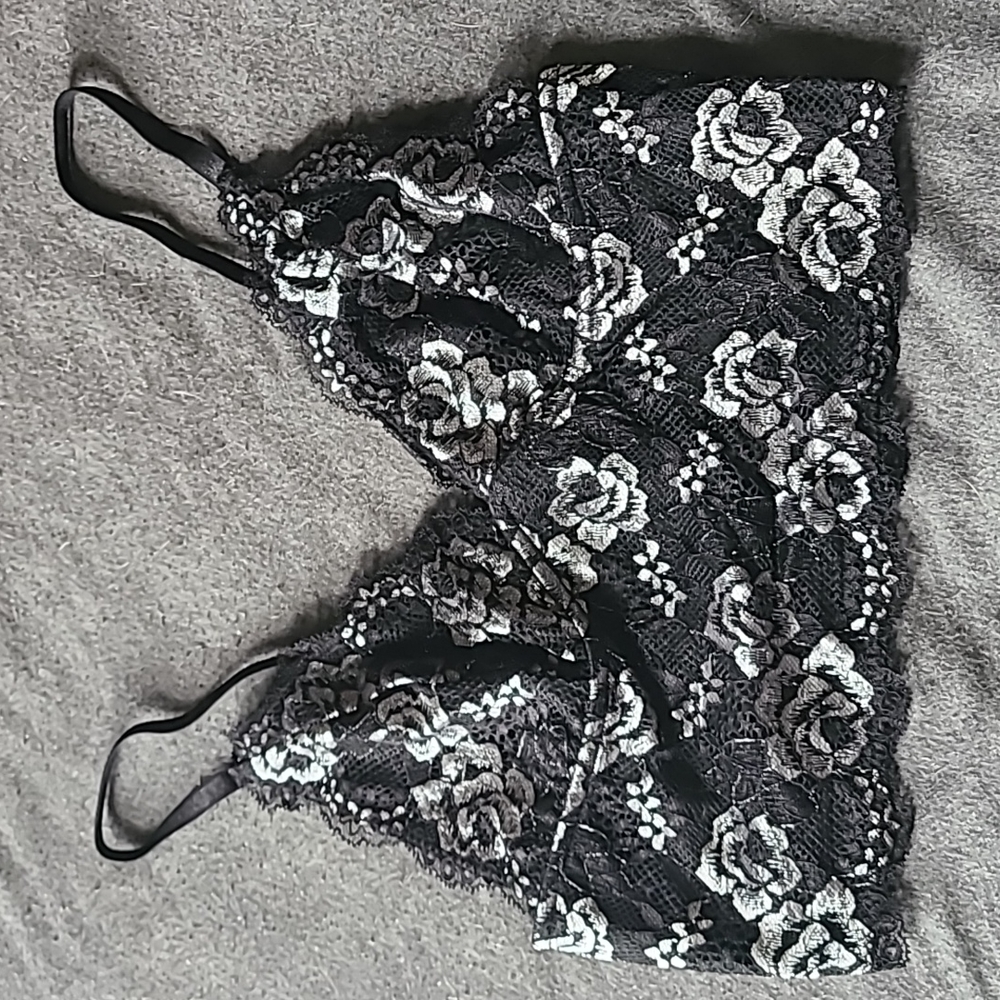 New Shein Lace black and gray tank top with roses Size medium